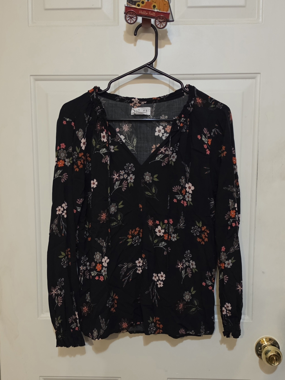 Velvet by Graham & Spencer Black Floral Tie-Neck Long Sleeve Blouse